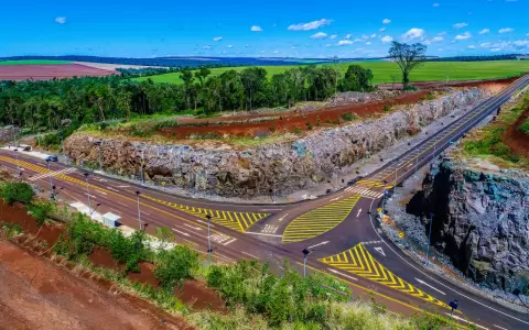 El Corredor de la Exportaci�n Natalio-Cedrales abarca dos departamentos sumanente productivos del sur-este del pa�s.