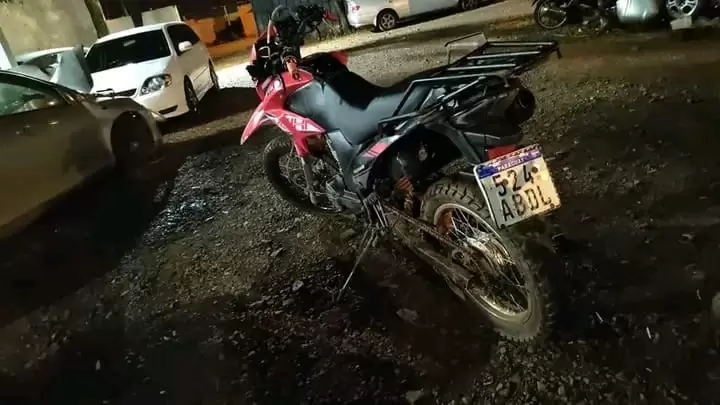 La motocicleta que usaron los malvivientes para cometer los asaltos.