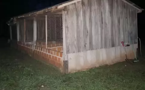En la parte del gallinero impactaron algunos proyectiles.