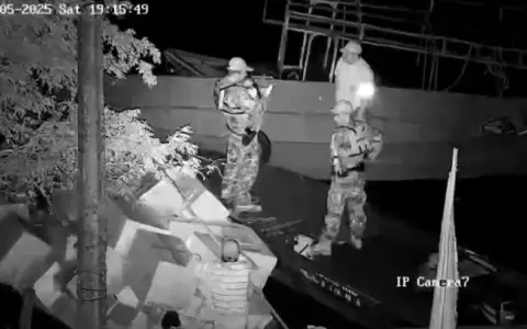 Arturo Mariano Mart�nez P�rez y el suboficial tercero Santiago Lezcano Estigarribia se encuentran recluidos en la c�rcel militar de Vi�as Cu�.