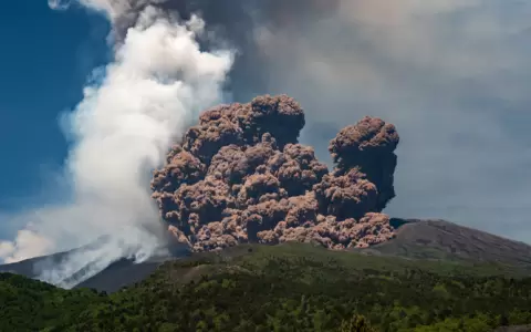 Volc�n Etna en erupci�n.