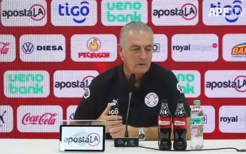 Conferencia de prensa de Gustavo Alfaro culmina tras desmayo de periodista