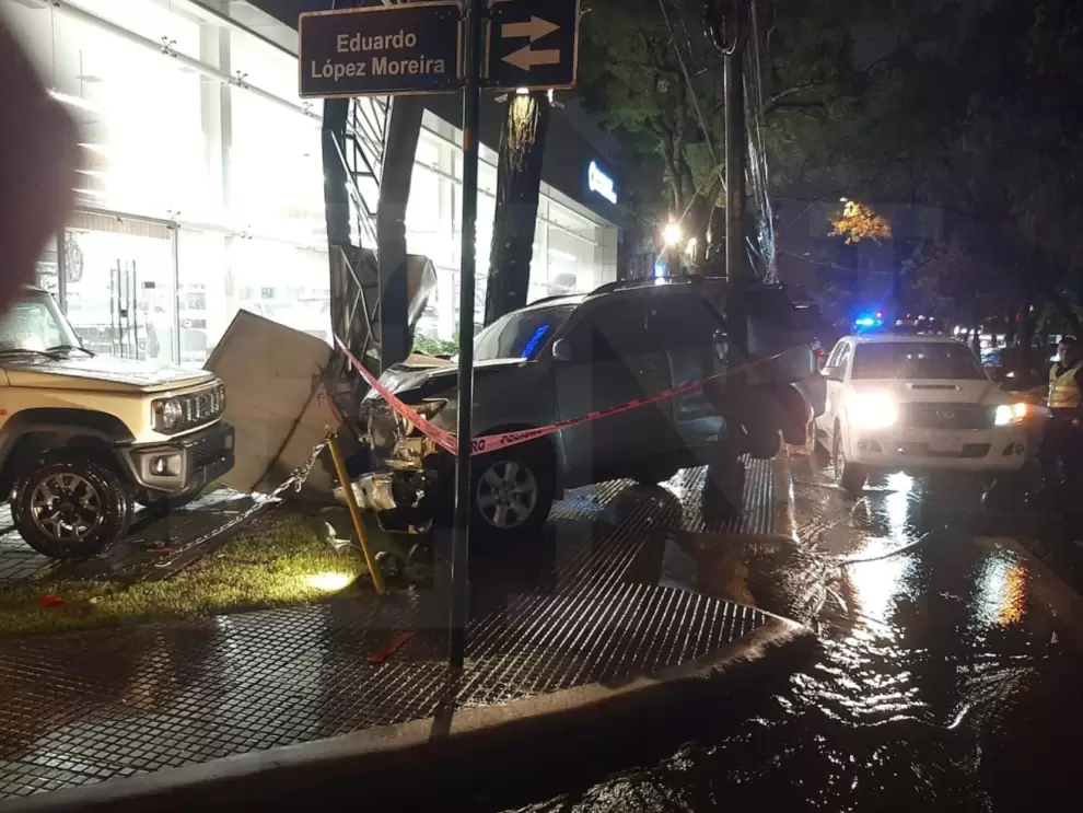 Fuerte impacto entre varios veh�culos. Foto: El Nacional