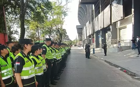 Seguridad en inmediaciones del Defensores del Chaco.