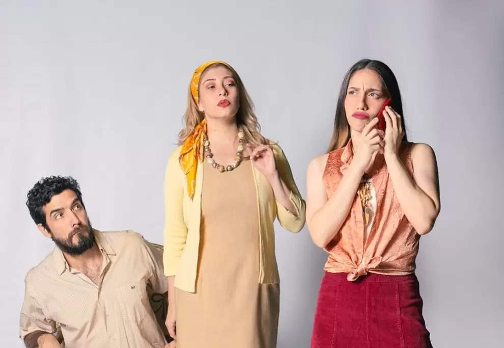 Elenco de la obra "En familia", dirigida por Ariel Galeano