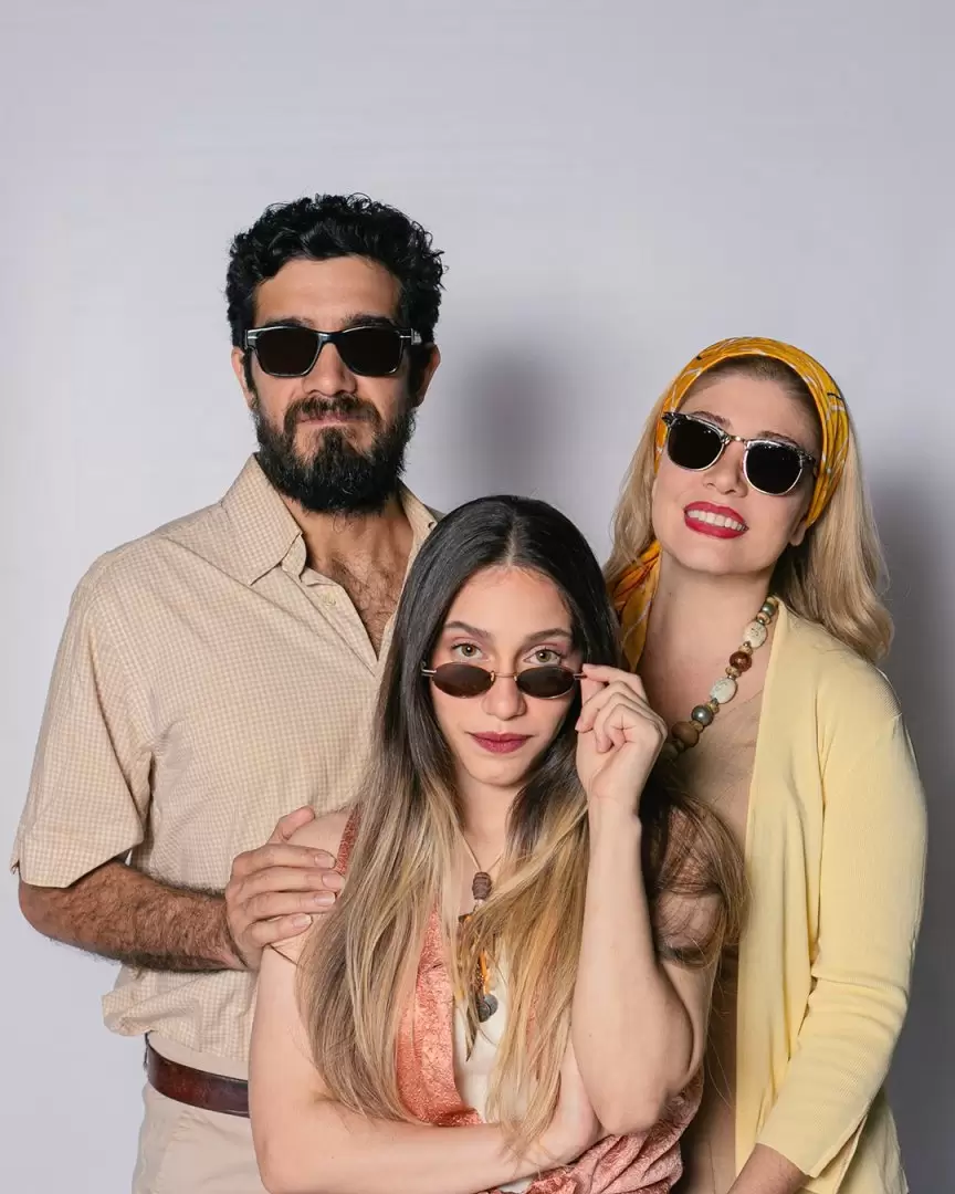 Elenco de la obra "En familia", dirigida por Ariel Galeano