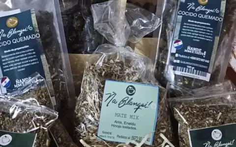 A diferencia de otros productos industrializados, Cocido quemado "�a Blanqui" mantiene un proceso 100 % artesanal.