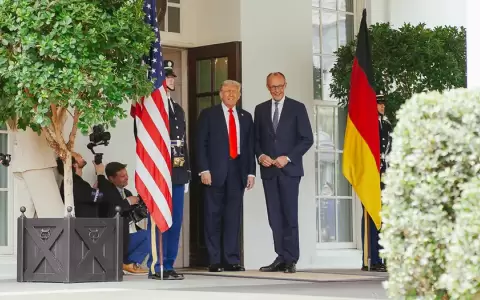 Trump junto a Merz en el sal�n Oval de la Casa Blanca.