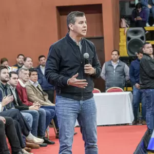 Peña evita responder sobre planteamiento de expulsar al embajador francés