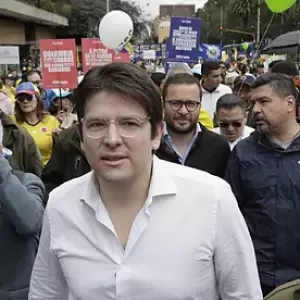 El senador colombiano Miguel Uribe, en estado crítico tras ser herido de bala durante un mitin
