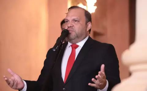 Mario Varela.