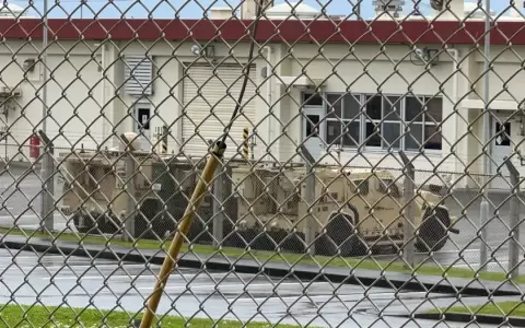 Base militar estadounidense en la bah�a de Henoko, Okinawa, Jap�n.