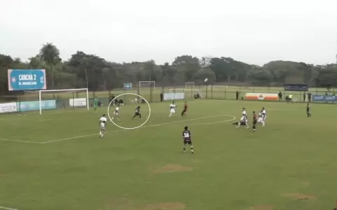 Pol�mica actitud de la juvenil de Cerro Porte�o en el Supercl�sico ante Olimpia
