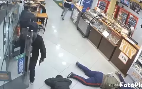 El asalto fue capturado por la c�mara de seguridad.