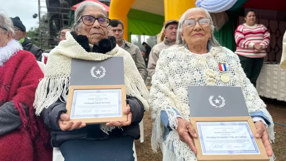 Eustaquia Palma de Garay y Fermina Fernández viuda de Correa.
