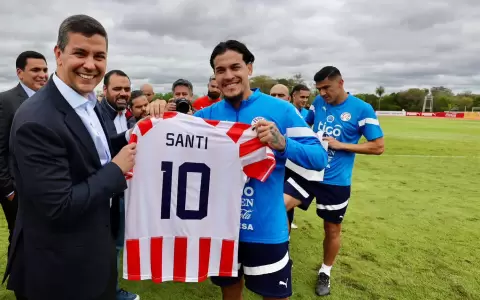 Santiago Pe�a con la selecci�n.