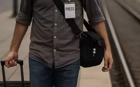 Periodistas de El Salvador temen tras reportaje que vincula al Gobierno de Bukele con pactos con pandillas.