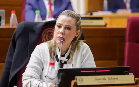 Lizarella Valiente.