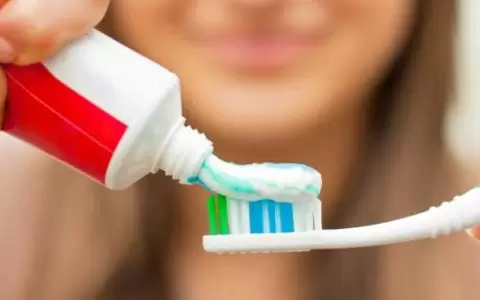 Alerta sanitaria por reacciones a pastas dentales.