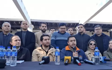 Conferencia de prensa de Prieto.