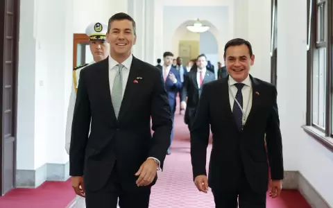 Santiago Pe�a y el canciller Rub�n Ram�rez.