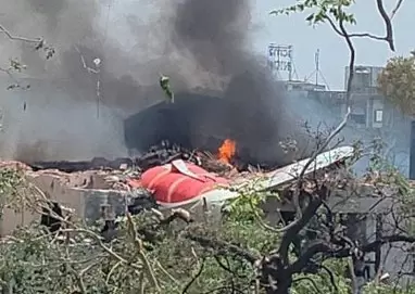 Avi�n se estrell� con m�s de 240 pasajeros en la India.