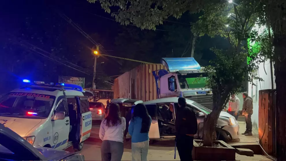 Accidente de tr�nsito en Avenida de la Victoria y Tte. Molas, San Lorenzo.