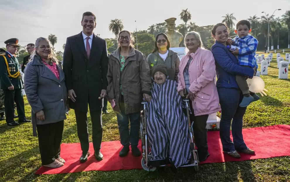 Acto de gobierno por los 90 a�os de la Paz del Chaco.
