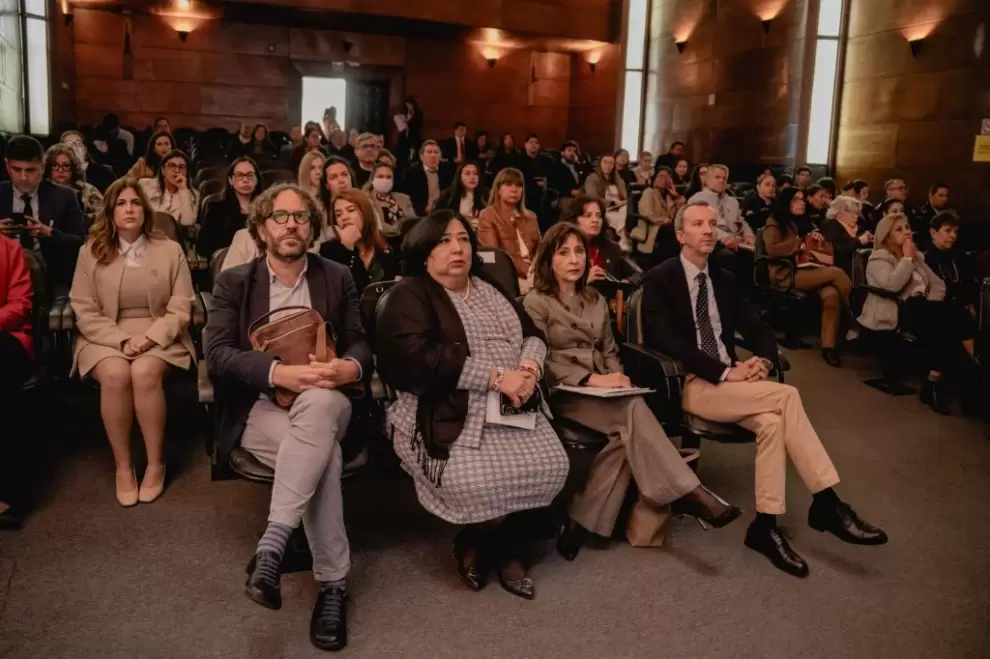 En conversatorio se analizaron los avances y los retos del trabajo para prevenir la trata de personas en Paraguay.