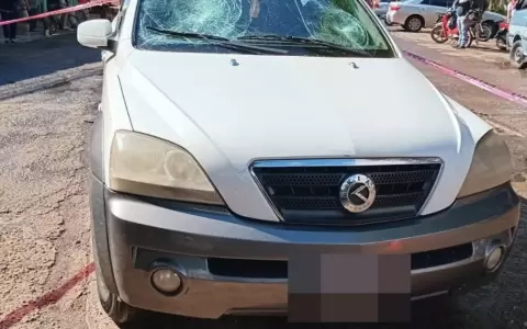 La conductora de esta camioneta fue detenida.