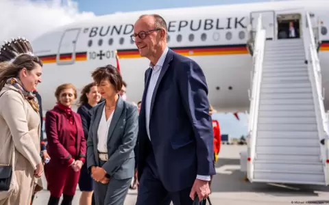 El canciller alem�n, Friedrich Merz, a su llegada a Canad�.