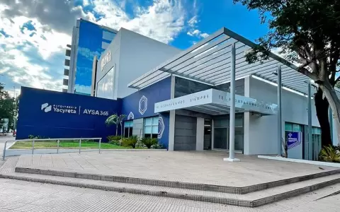 Aseguradora Yacyret�.