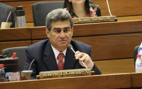 Roberto Gonz�lez.