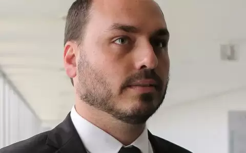 Carlos Bolsonaro.