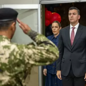 En los 181� aniversario del Regimiento Escolta Presidencial, Pe�a reafirma compromiso con la defensa de la patria