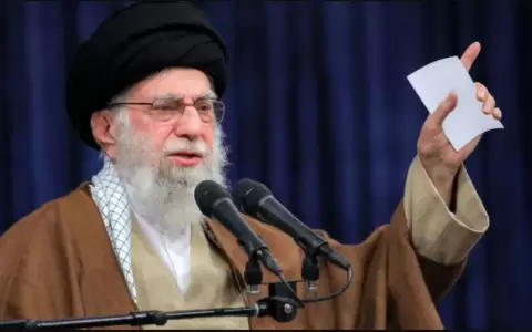 El l�der supremo de Ir�n, el ayatol� Al� Jamenei, hab�a dicho que una intervenci�n militar estadounidense causar�a "da�os irreparables".