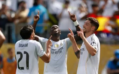 Real Madrid da una muestra de car�cter y vence con un jugador menos a Pachuca