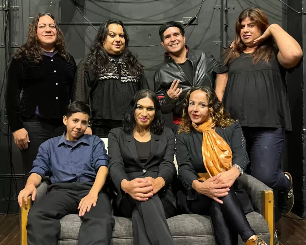 Elenco de "C�psula 5: Un viaje al para�so". Cortes�a