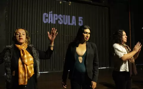 Puesta en escena de  "C�psula 5: Un viaje al para�so".