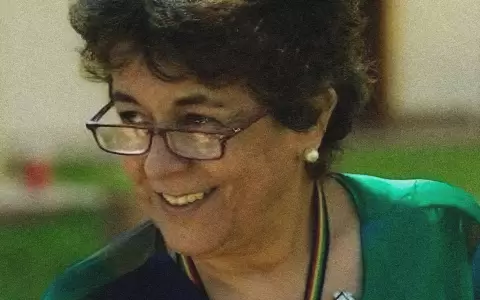 Julie Banks.