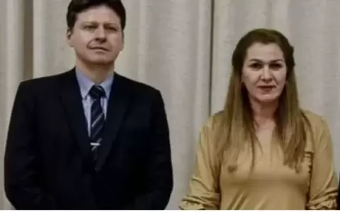 Luis Carlos Ben�tez Torres (imputado) y la ministra de Salud, Mar�a Teresa Bar�n.
