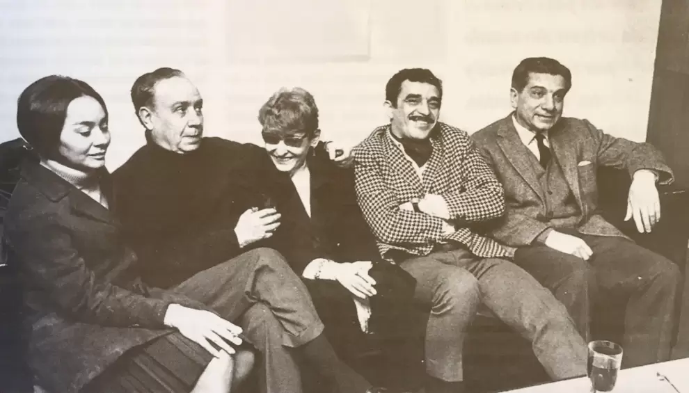 El escritor argentino Leopoldo Marechal junto al colombiano Gabriel Garc�a M�rquez y Augusto Roa Bastos, jurados del certamen de novela de Primera Pl
