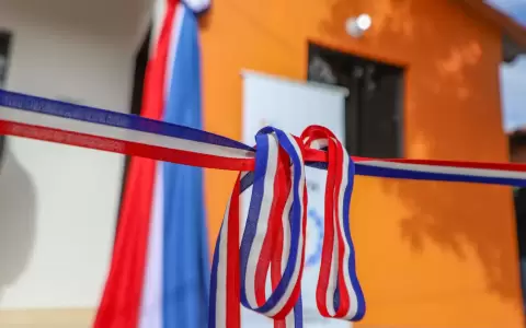 Entrega de viviendas sociales en Central.