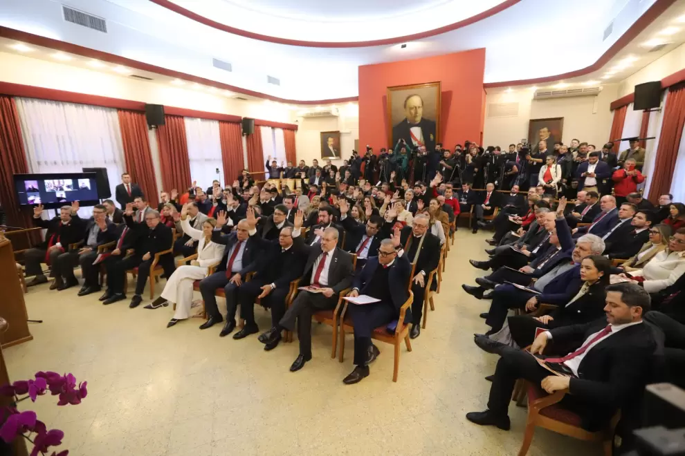 Segundo informe de gestión de Peña ante la ANR.
