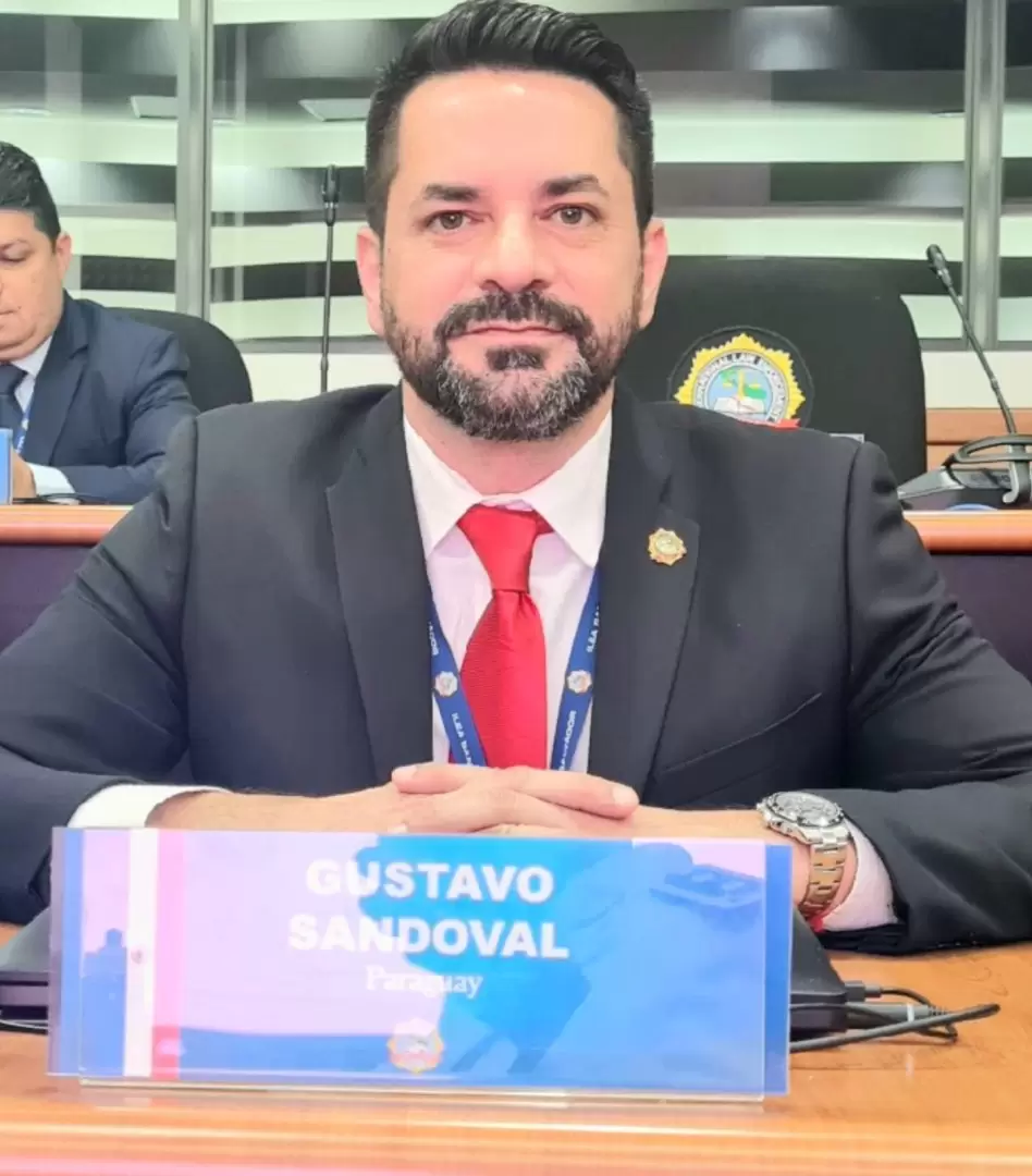 Gustavo Sandoval, subdirector de Seguridad de Aviaci�n Civil de la Dinac.