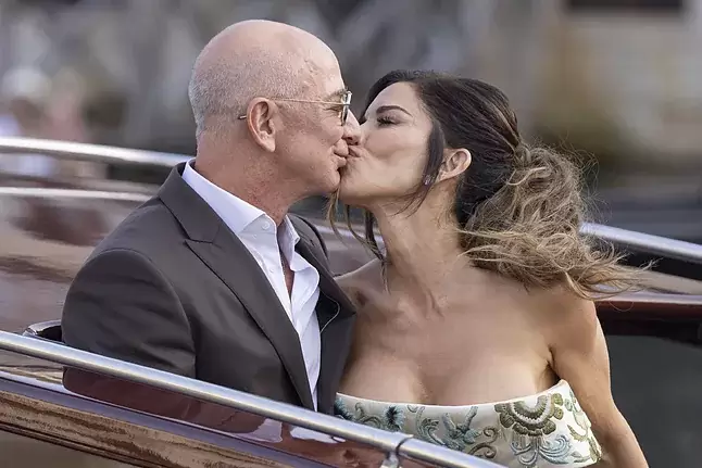 Jeff Bezos y Laura S�nchez. Foto: IG