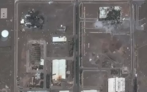 Imagen satelital de la planta de enriquecimiento nuclear de Natanz, donde muchos edificios fueron destruidos durante los ataques israel�es.