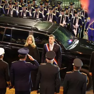 El Paraguay de Pe�a es ficci�n, la calle vive otra cosa, seg�n senadora