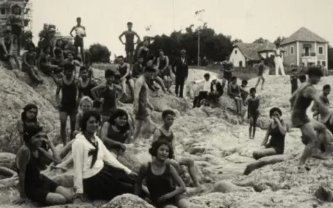 "Visita de escolares paraguayos a Montevideo", dirigida por Armando Matos Fuentes.