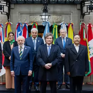 Mandatarios del Mercosur acuerdan impulsar el comercio, la salud y la infraestructura fronteriza